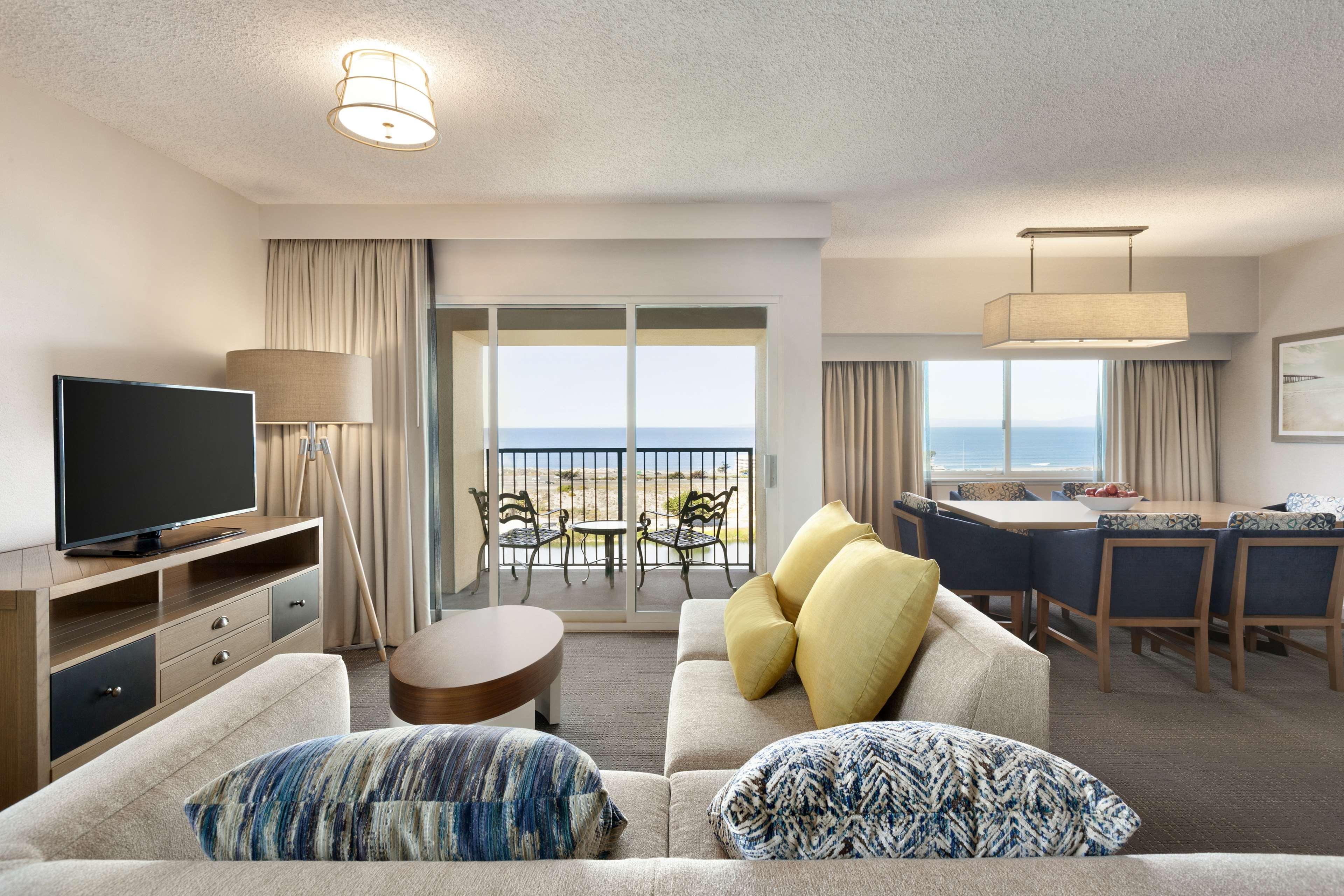 Embassy Suites By Hilton Monterey Bay Seaside Exteriör bild