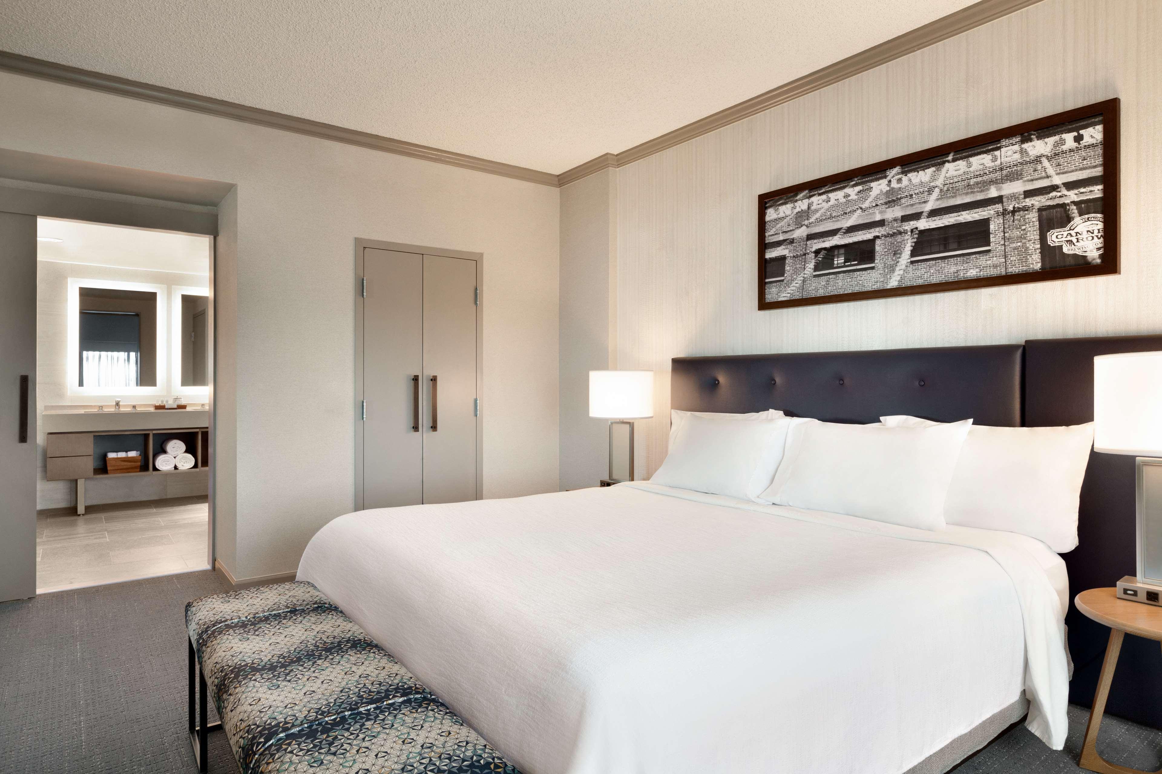 Embassy Suites By Hilton Monterey Bay Seaside Exteriör bild