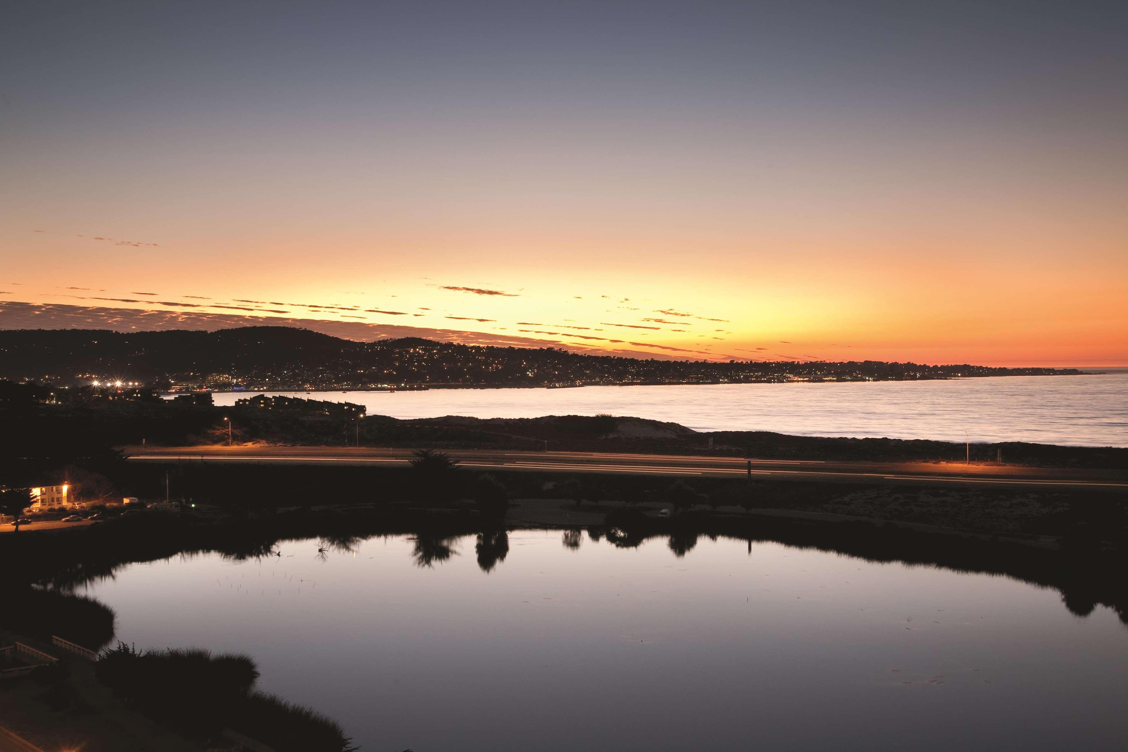 Embassy Suites By Hilton Monterey Bay Seaside Exteriör bild