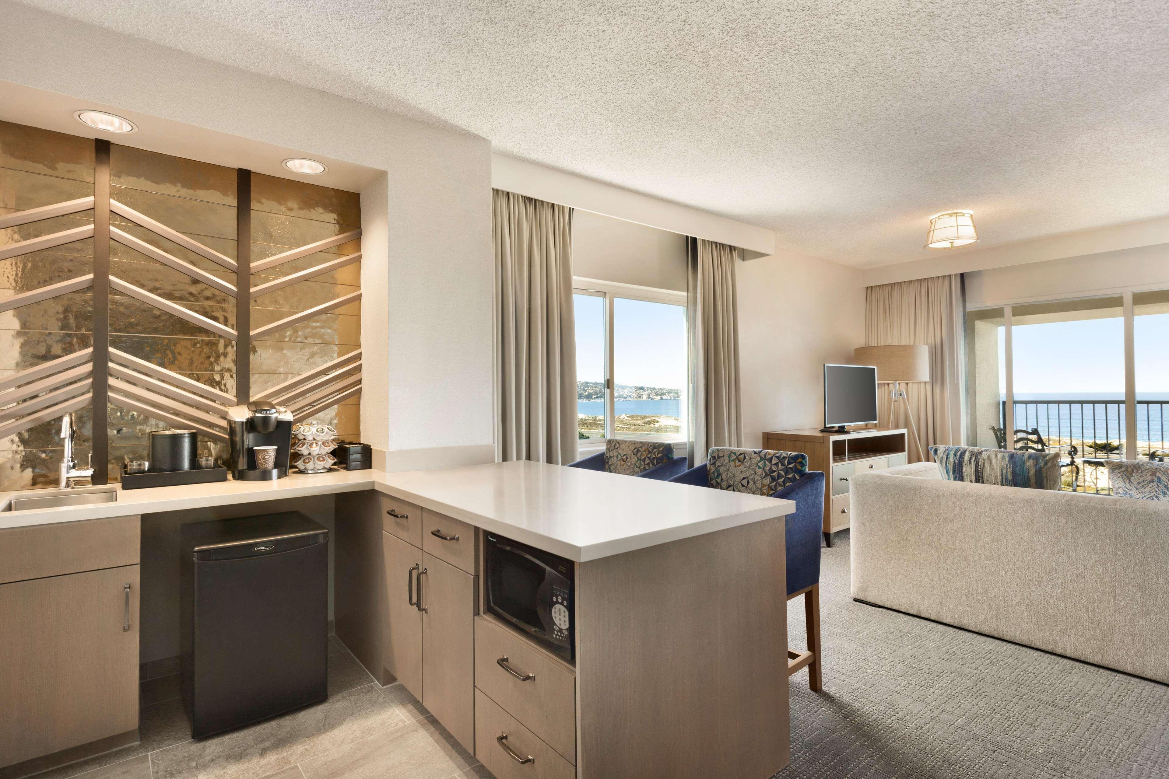 Embassy Suites By Hilton Monterey Bay Seaside Exteriör bild