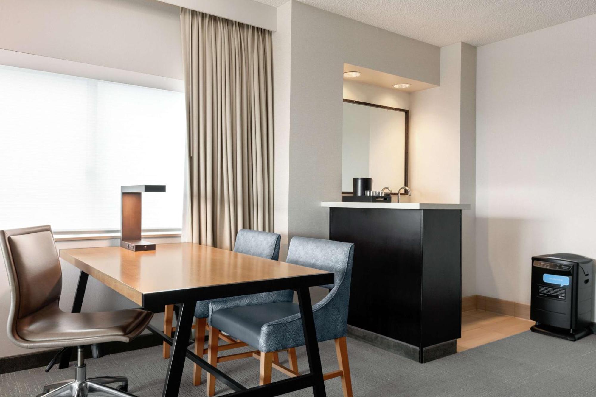 Embassy Suites By Hilton Monterey Bay Seaside Exteriör bild