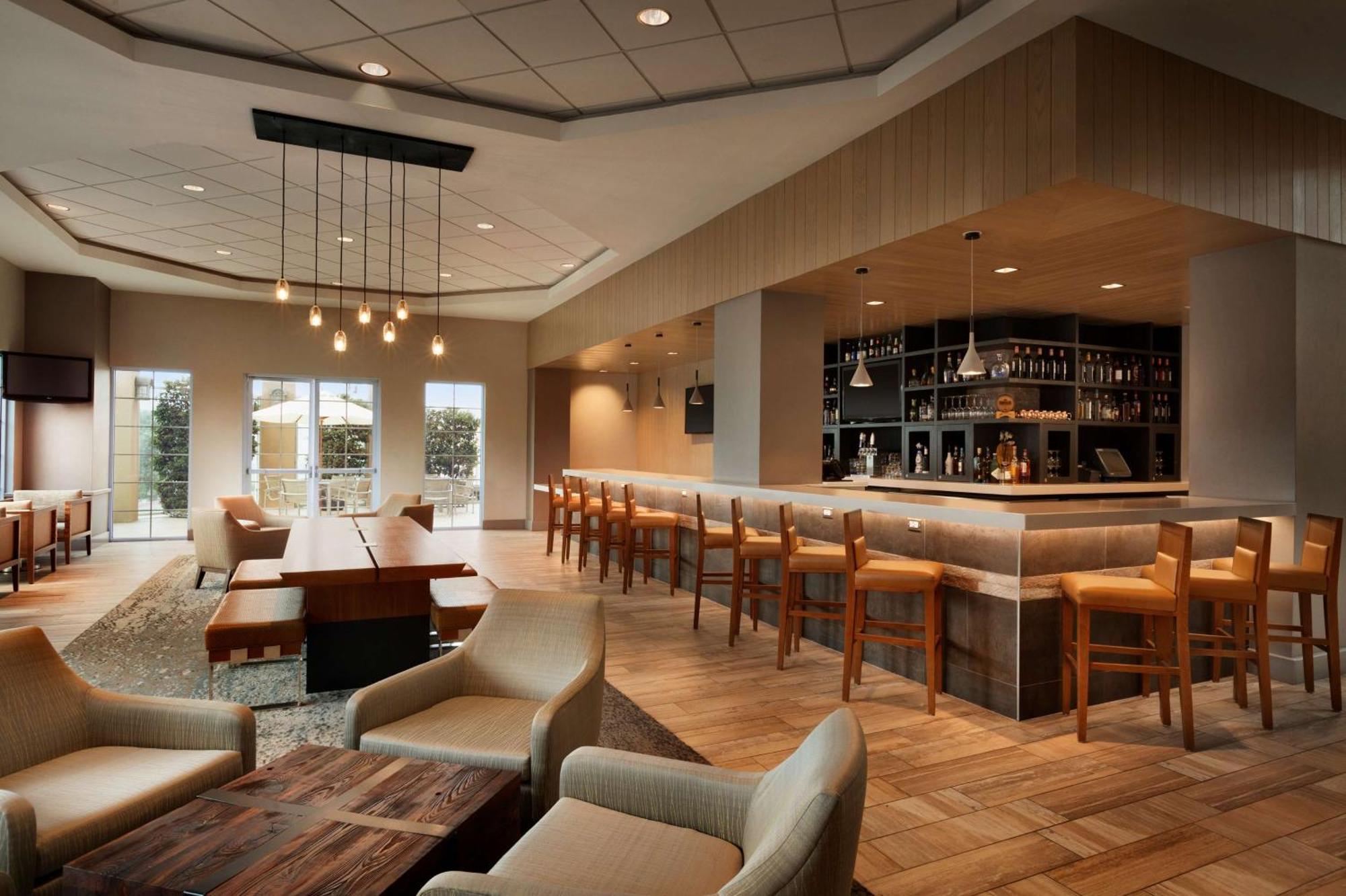 Embassy Suites By Hilton Monterey Bay Seaside Exteriör bild