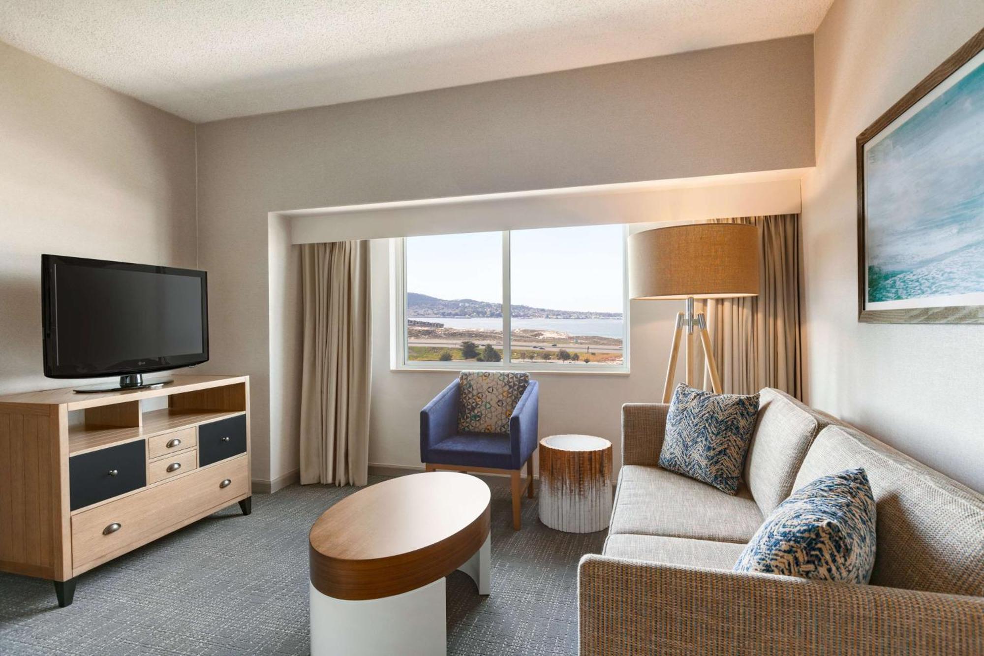 Embassy Suites By Hilton Monterey Bay Seaside Exteriör bild