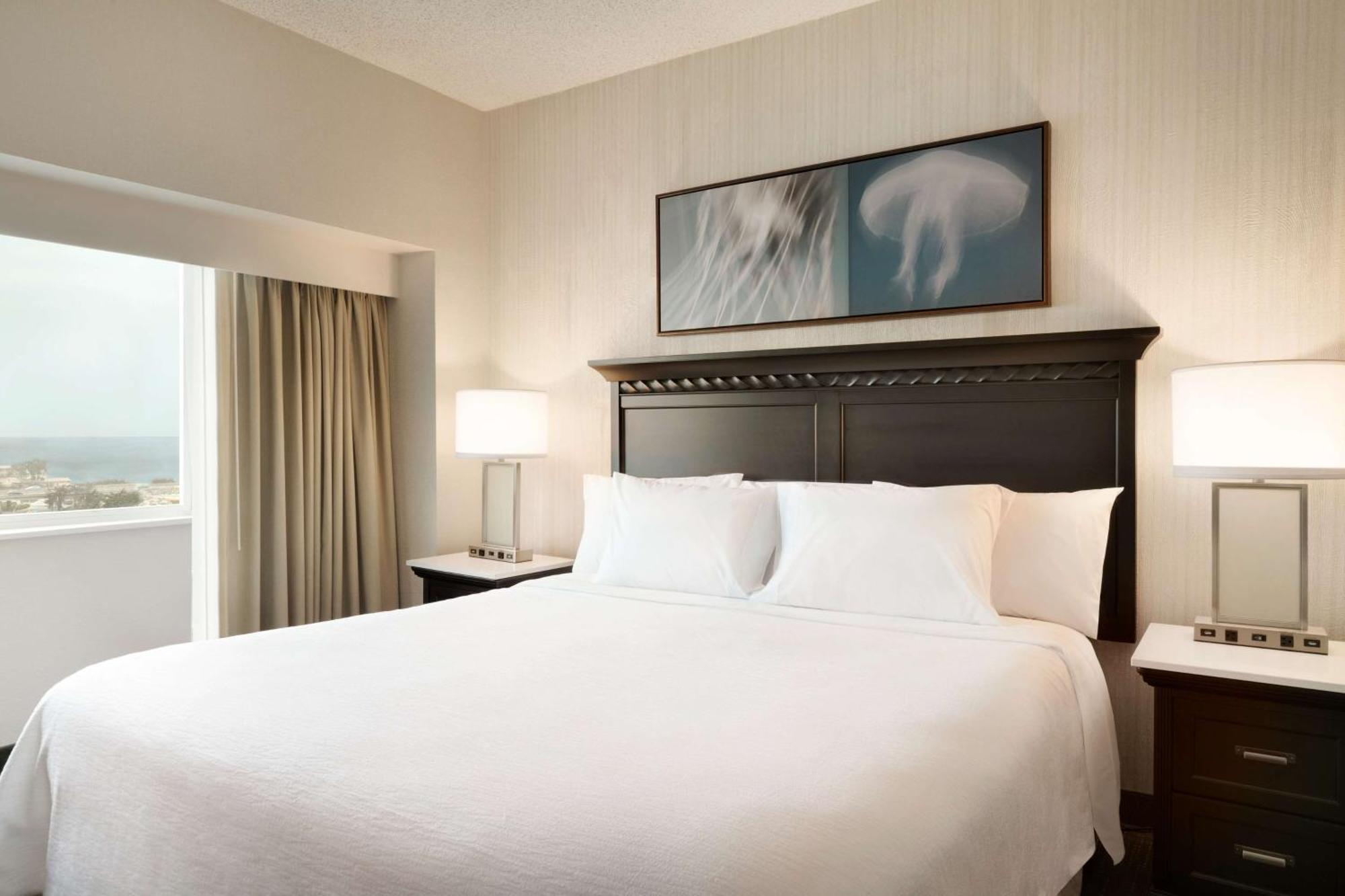 Embassy Suites By Hilton Monterey Bay Seaside Exteriör bild