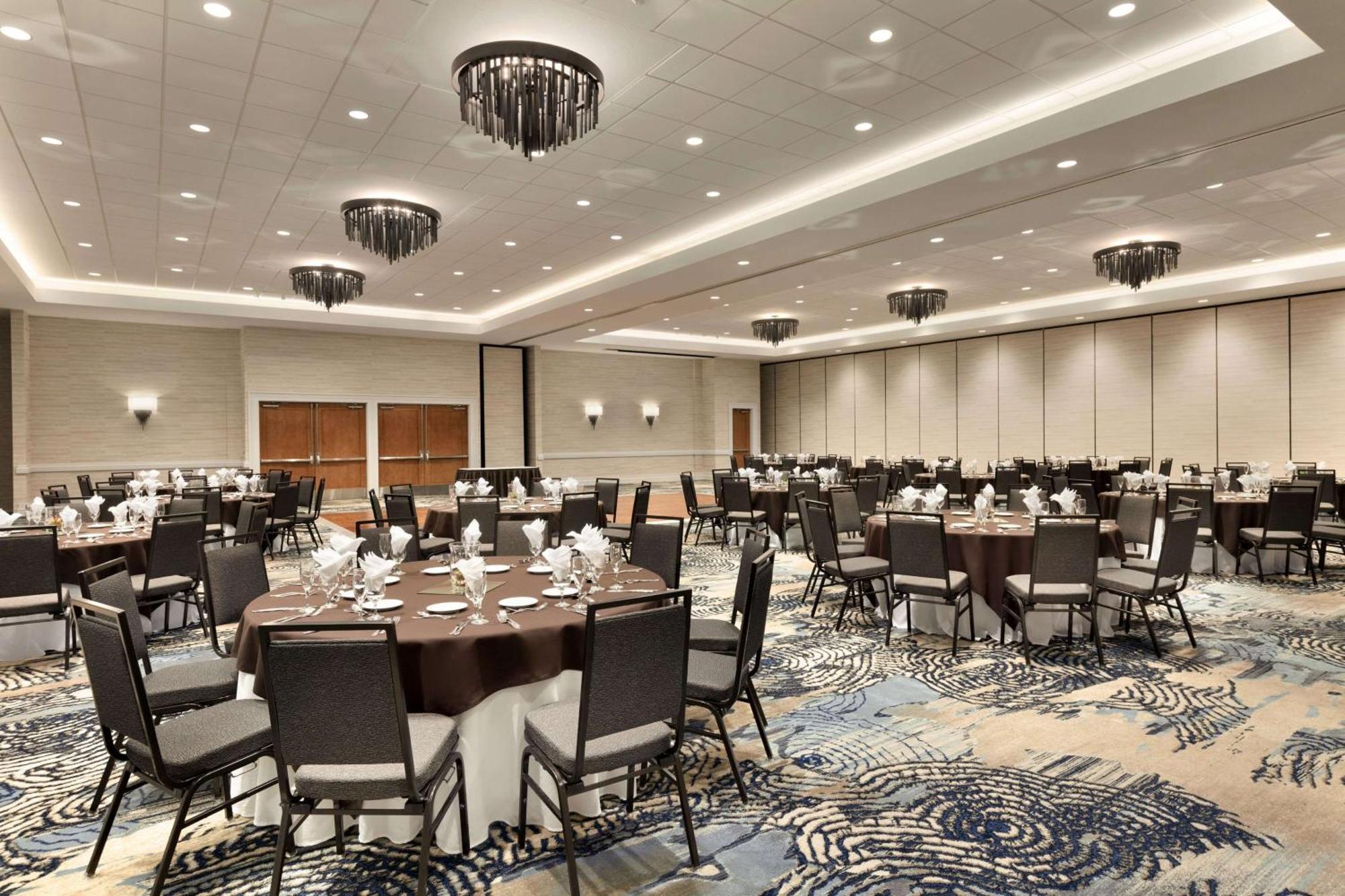 Embassy Suites By Hilton Monterey Bay Seaside Exteriör bild