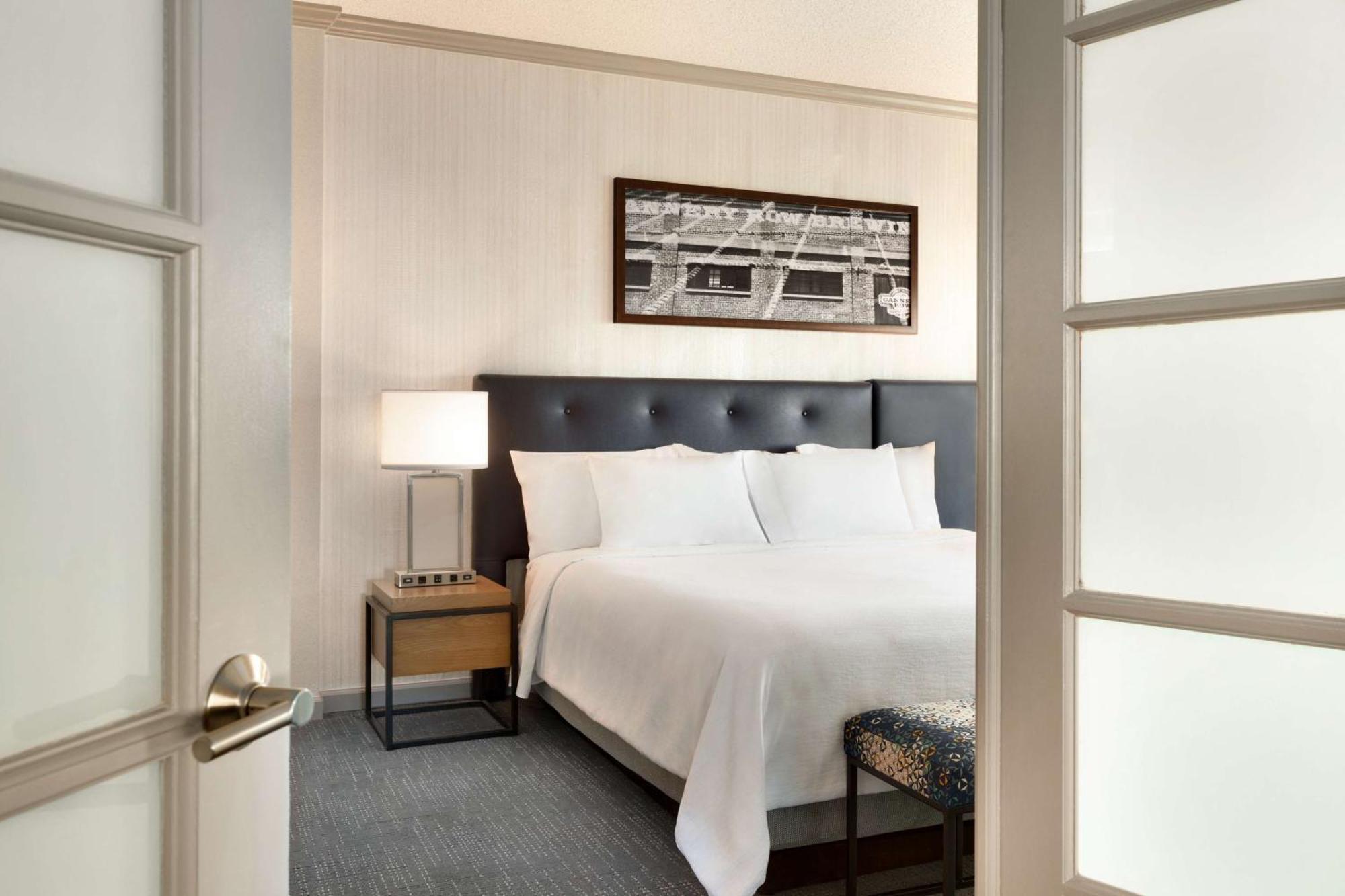 Embassy Suites By Hilton Monterey Bay Seaside Exteriör bild