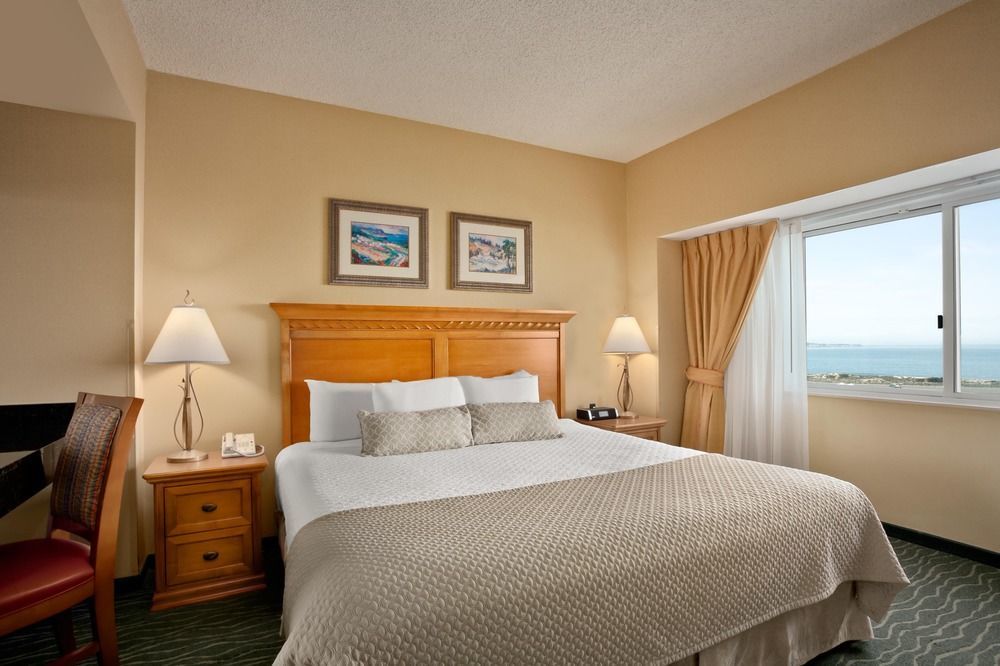 Embassy Suites By Hilton Monterey Bay Seaside Exteriör bild